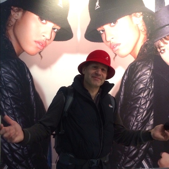 Meet your Posher, Mark - Picture 2 of 2